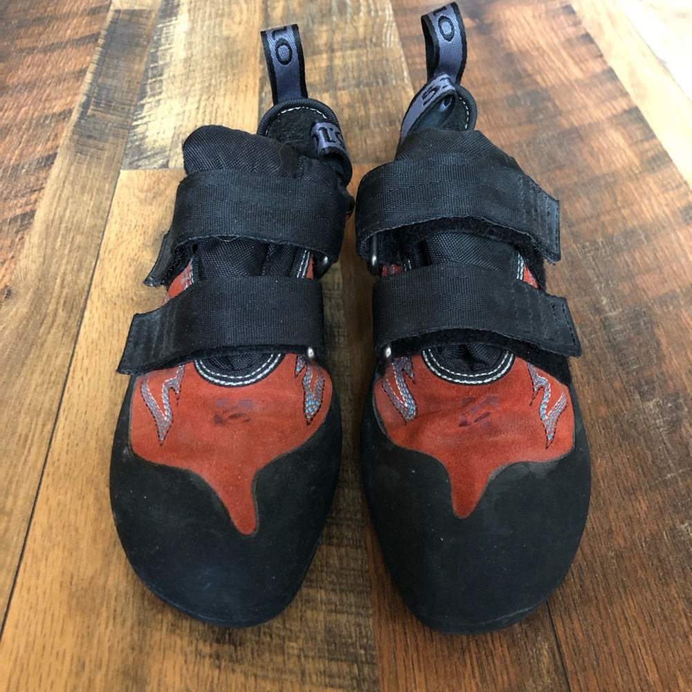 Five Ten 5.10 Stonelands VCS Climbing Shoes, Women’s size 8, EU 41